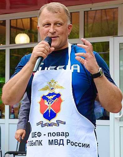 Генс кормит генерала Курносенко слаще, чем министра Колокольцева ???  Главмент по &laquo;борьбе&raquo; с коррупцией Толя Курносенко разразился победным интервью