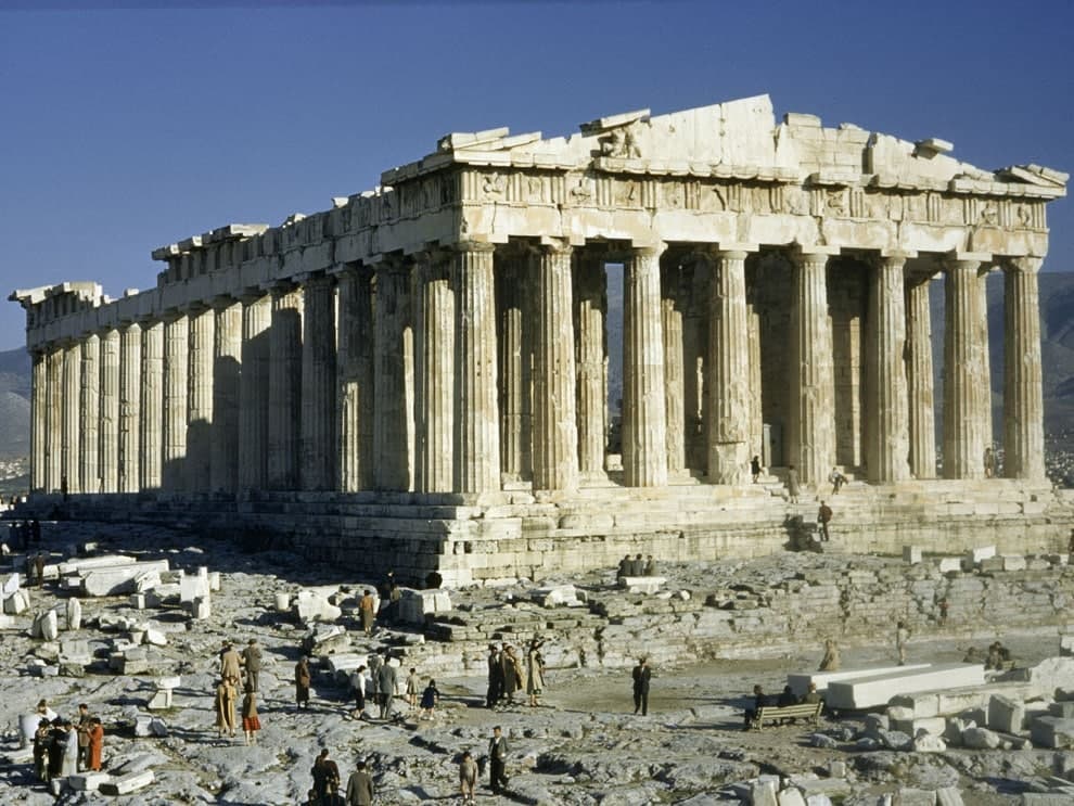 Греция развалины парфенона. Парфенон храм афины в древней греции. Сооружения афинского акрополя. Главный храм акрополя-парфенон. Акрополь храм парфенон реконструкция.