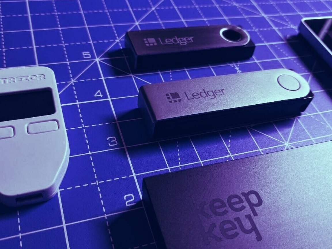 Холодный кошелек. Ledger Nano x. Hardware Wallet Ledger Nano x. Ledger Nano x 2021. Аппаратные криптокошельки.